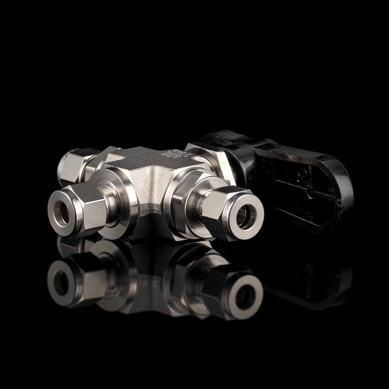 Шаровой кран 102й серии SS316, трехходовой NPT 1/2" внутр. - NPT 1/2" внутр., 414 Бар, VHB3-B3-F-8N Шаровой кран 102й серии SS316, трехходовой NPT 1/2" внутр. - NPT 1/2" внутр., 414 Бар, VHB3-B3-F-8N