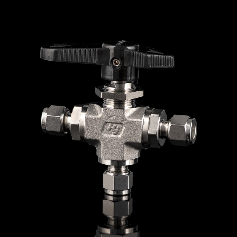 Шаровой кран 102й серии SS316, трехходовой NPT 1/2" внутр. - NPT 1/2" внутр., 414 Бар, VHB3-B3-F-8N Шаровой кран 102й серии SS316, трехходовой NPT 1/2" внутр. - NPT 1/2" внутр., 414 Бар, VHB3-B3-F-8N