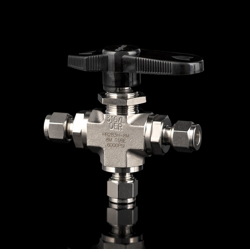 Шаровой кран 102й серии SS316, трехходовой NPT 1/2" внутр. - NPT 1/2" внутр., 414 Бар, VHB3-B3-F-8N Шаровой кран 102й серии SS316, трехходовой NPT 1/2" внутр. - NPT 1/2" внутр., 414 Бар, VHB3-B3-F-8N