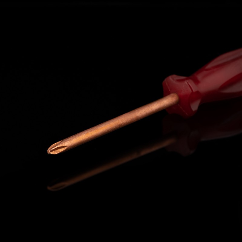 Отвертка с крестообразным шлицем L200 омедненная  