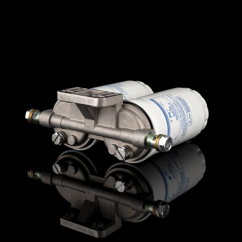 Фильтр топливный в сборе с кронштейном (2 шт. в к-те)  