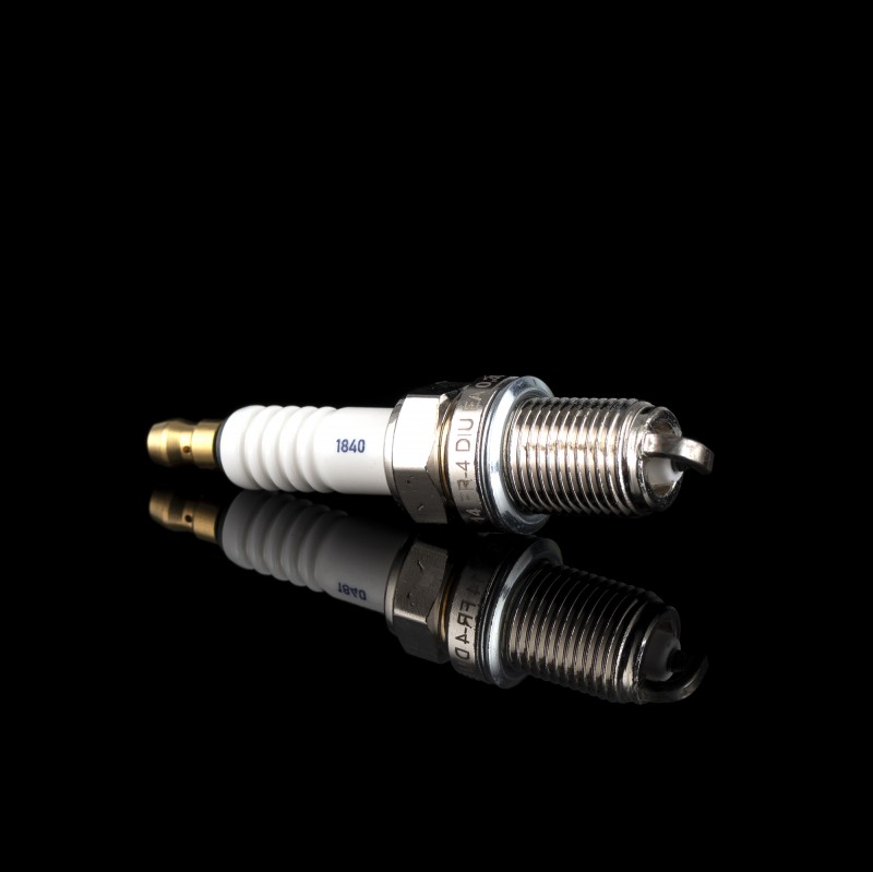 Свеча зажигания A0041594103 Свеча зажигания A0041594103