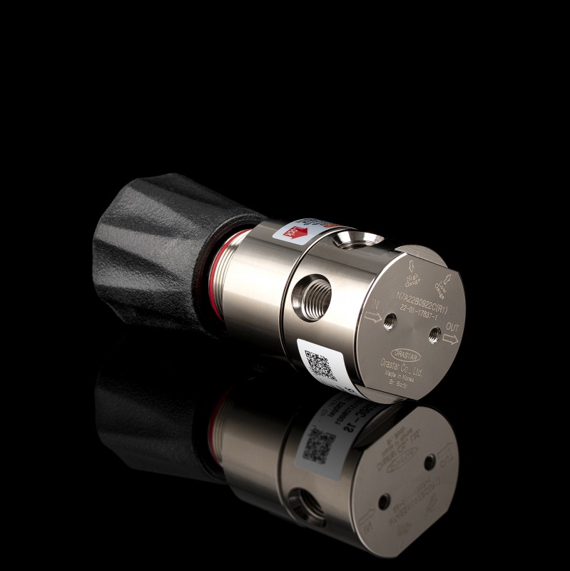 Регулятор давления 072 серии из никелированной латуни от 0.1 до 17 бар ТЗЕ 1/4 Регулятор давления 072 серии из никелированной латуни от 0.1 до 17 бар ТЗЕ 1/4