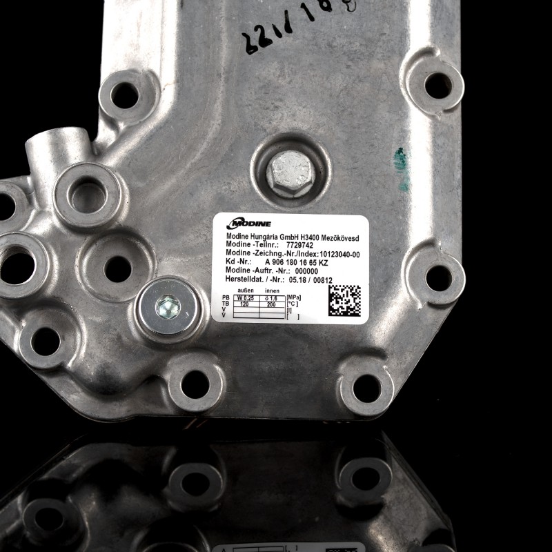 Радиатор фильтра масляного A9061801665 Радиатор фильтра масляного A9061801665