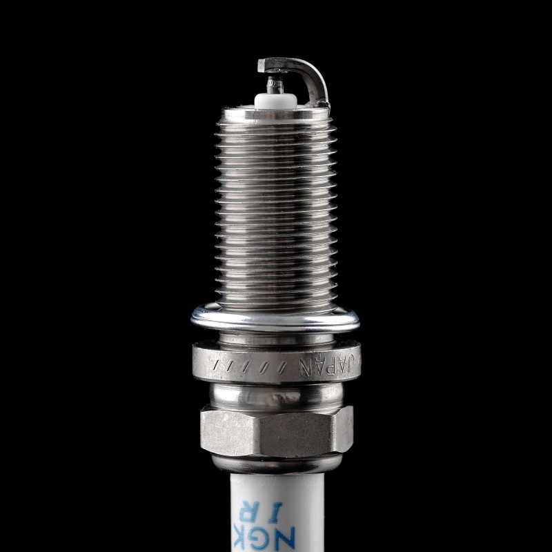 Свеча зажигания ILFER7D 4D  