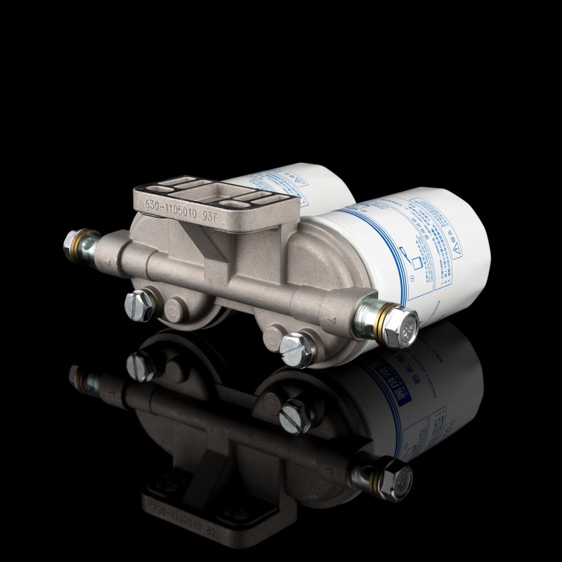 Фильтр топливный в сборе с кронштейном (2 шт. в компл.) Фильтр топливный в сборе с кронштейном (2 шт. в компл.)