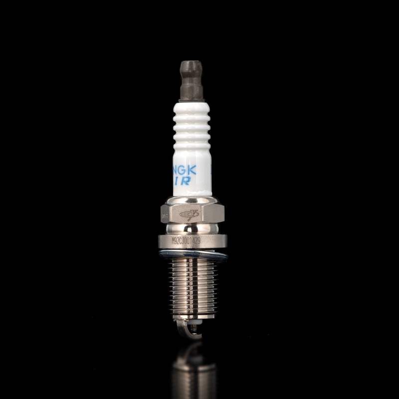 Свеча зажигания  